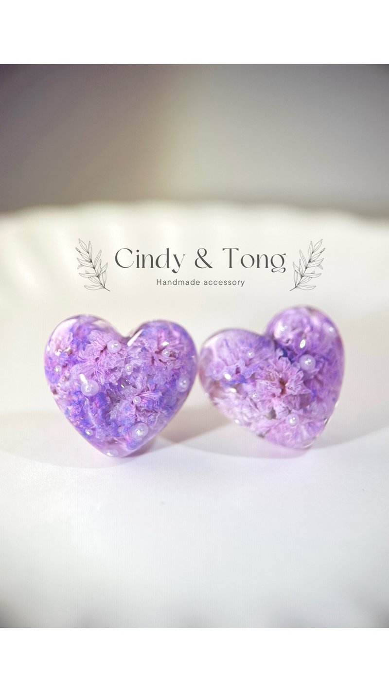 Gypsophila real flower dried flower love earrings purple Taiwan handmade earrings cindyandtong - Earrings & Clip-ons - Resin Purple