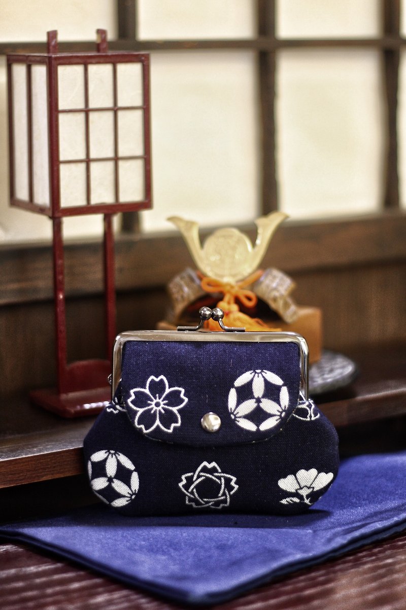Blue め Japanese home pattern pocket bag - กระเป๋าสตางค์ - ผ้าฝ้าย/ผ้าลินิน สีน้ำเงิน