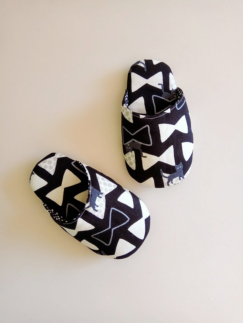 <Christmas Gift> Black Cat and Bow Indoor Slippers Indoor Shoes Children Christmas Gifts - Kids' Shoes - Cotton & Hemp Black