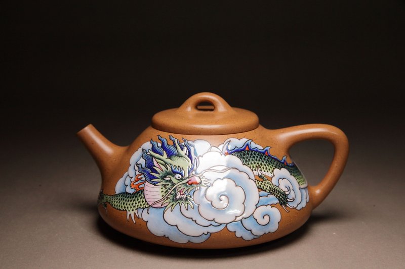 【雲龍】龍山牌 吳郎大師工筆畫 葵黃朱泥 210 cc - 茶壺/茶杯/茶具 - 陶 橘色