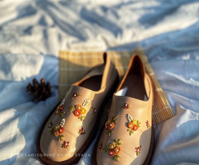 Embroidered 2025 leather shoes