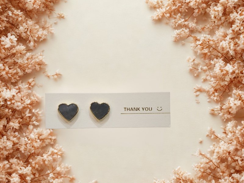 Heart's Reverie ‧ Black Mother-of-Pearl ‧ Crystal Earrings - ต่างหู - คริสตัล สีม่วง