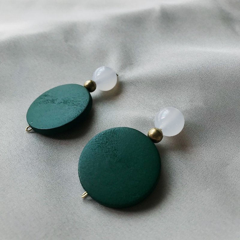Natural stone round wooden earrings - Earrings & Clip-ons - Cork & Pine Wood Green