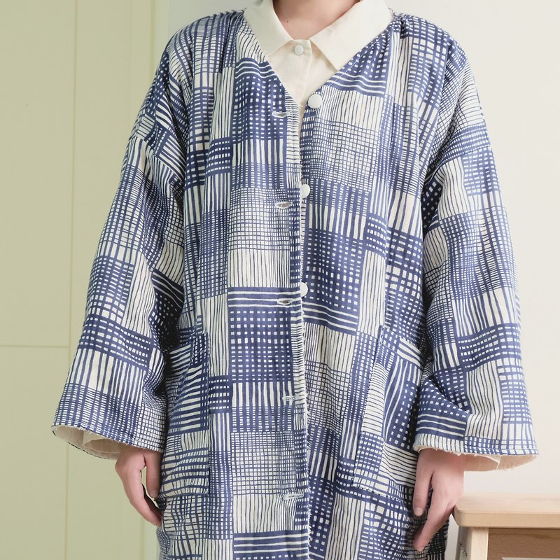 Japanese long version double-sided blue line / beige soft cotton coat - Women's Tops - Cotton & Hemp Blue