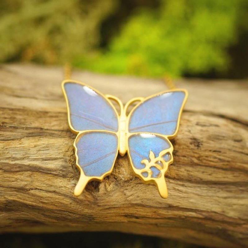 モルフォ蝶の大きなアンティークペンダント　まっすぐ - ネックレス - 金属 ブルー