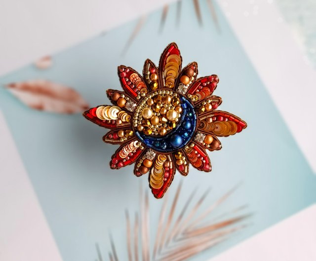 うずまき 桜 クリームソーダ 土星 ビーズ 刺繍 ブローチ ハンドメイド うずまき様 専用 桜 クリームソーダ 土星 ビーズ 刺繍 ブローチ