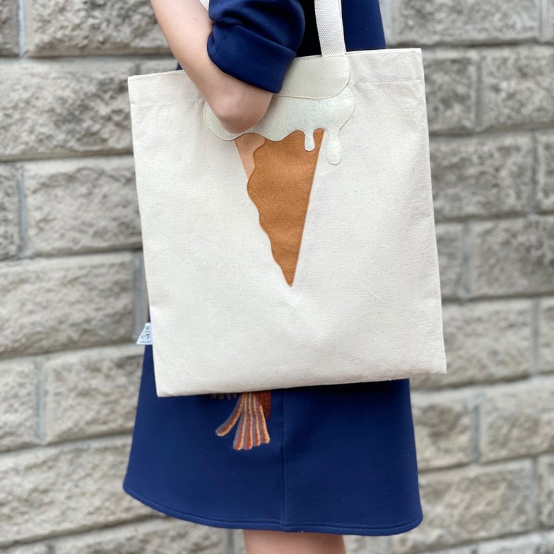 [Pattern is not printing] Vanilla ice cream, original color canvas bag - กระเป๋าแมสเซนเจอร์ - ผ้าฝ้าย/ผ้าลินิน สีน้ำเงิน