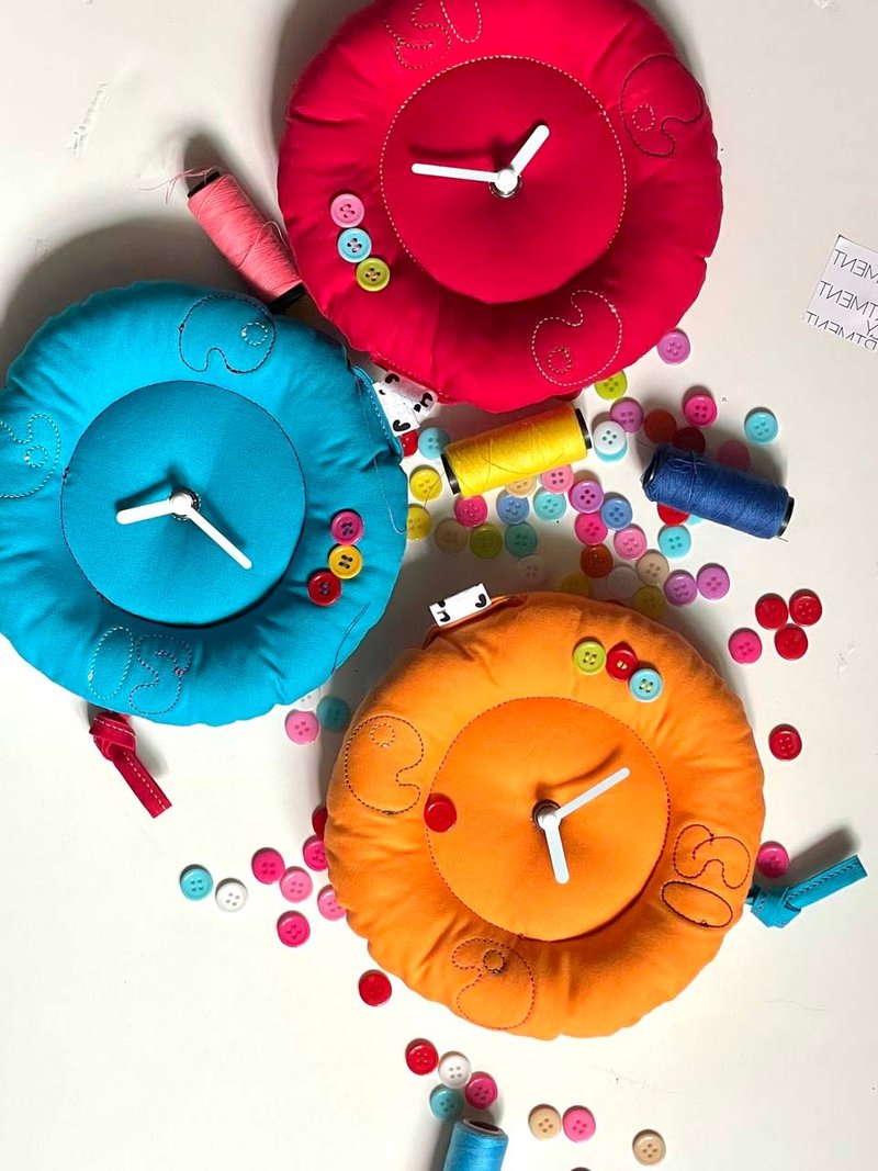 Chubby Clock (Kids Room) - นาฬิกา - ผ้าฝ้าย/ผ้าลินิน หลากหลายสี