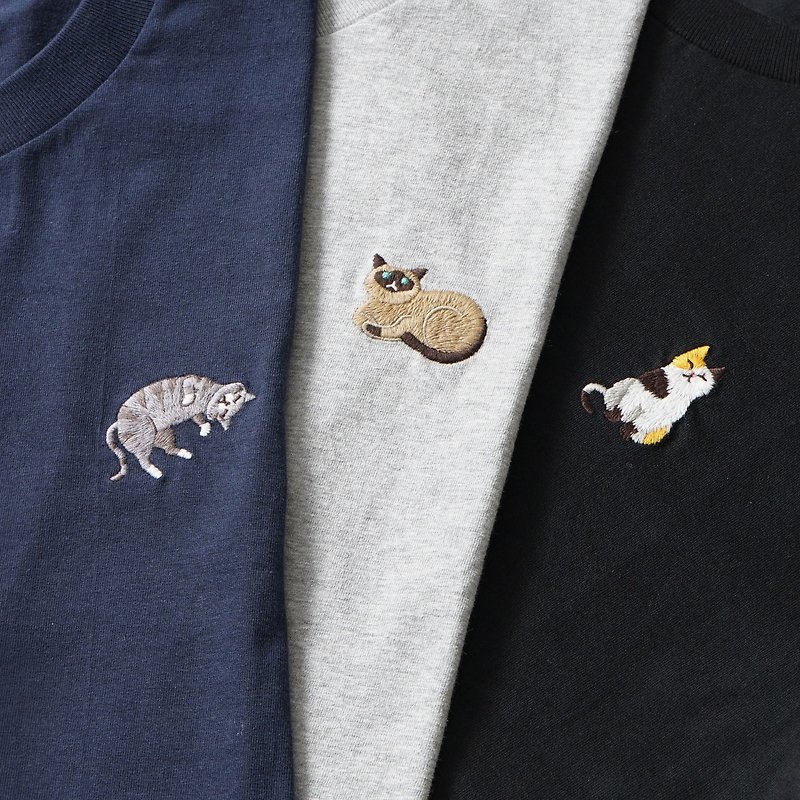 【Make Your Own】Cat Embroidery T-shirt (Customized) - Unisex Hoodies & T-Shirts - Cotton & Hemp White