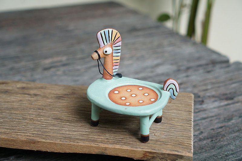 Horse chair,Plant pot plate handmade ceramic  - 花瓶/陶器 - 陶 藍色