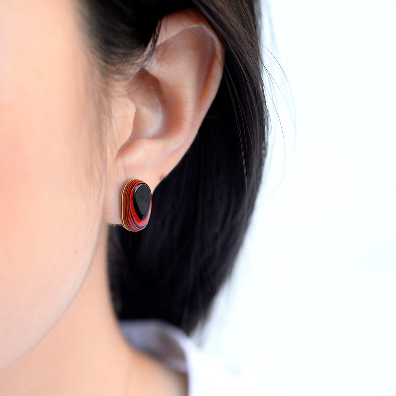 Lacquered stone earrings - oval classic red black (pure silver ear) - ต่างหู - เงินแท้ สีแดง