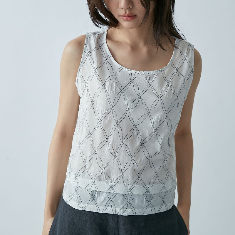 Summer Short Vest - Window Flowers - เสื้อกั๊กผู้หญิง - ผ้าฝ้าย/ผ้าลินิน ขาว