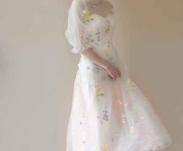ダリアブラン限定の花刺繍チュールロングドレススリーブ