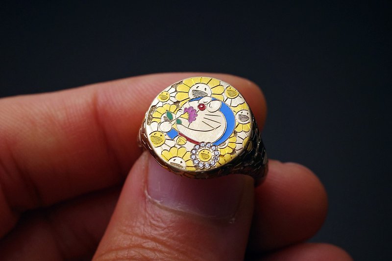 Doraemon-Inspired 18K White gold Signet Ring - แหวนทั่วไป - เครื่องประดับ 