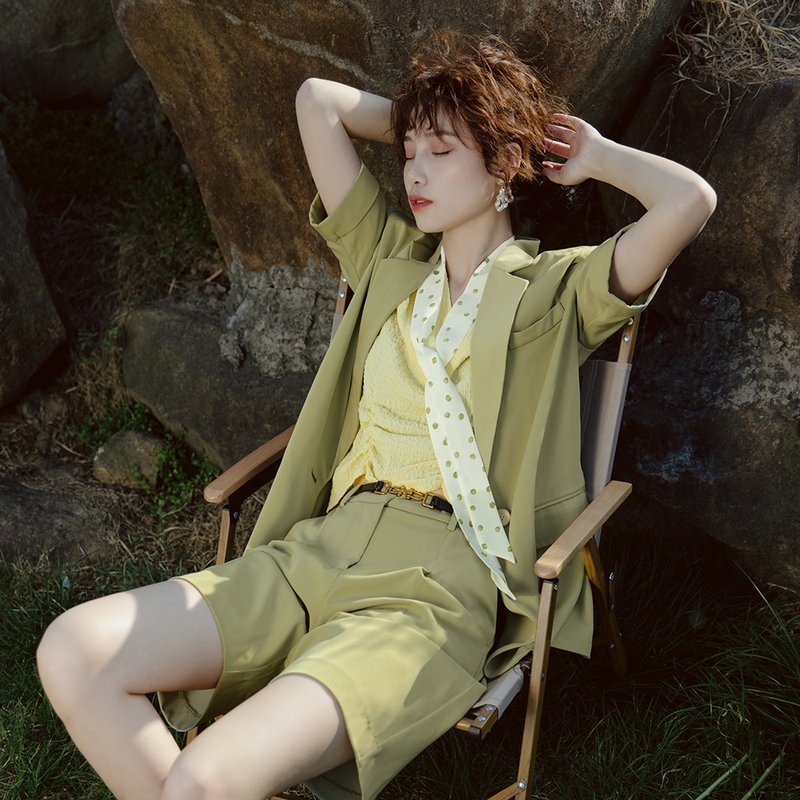 夏裝薄款綠色西裝兩件套裝休閒簡約女 - 女西裝外套 - 其他材質 綠色