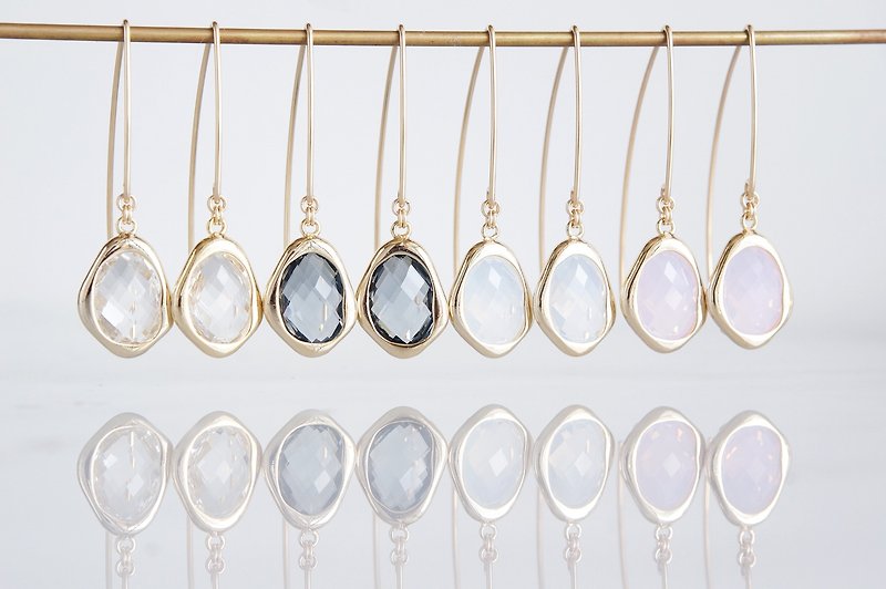[14KGF] Leaf Hook Earrings ,, Glossy Color Glass (Crystal / Gray / White Opal / Pink Opal) - ต่างหู - แก้ว สีทอง