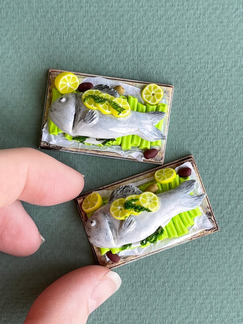 Miniature set with fish - 公仔/玩偶 - 其他材質 灰色