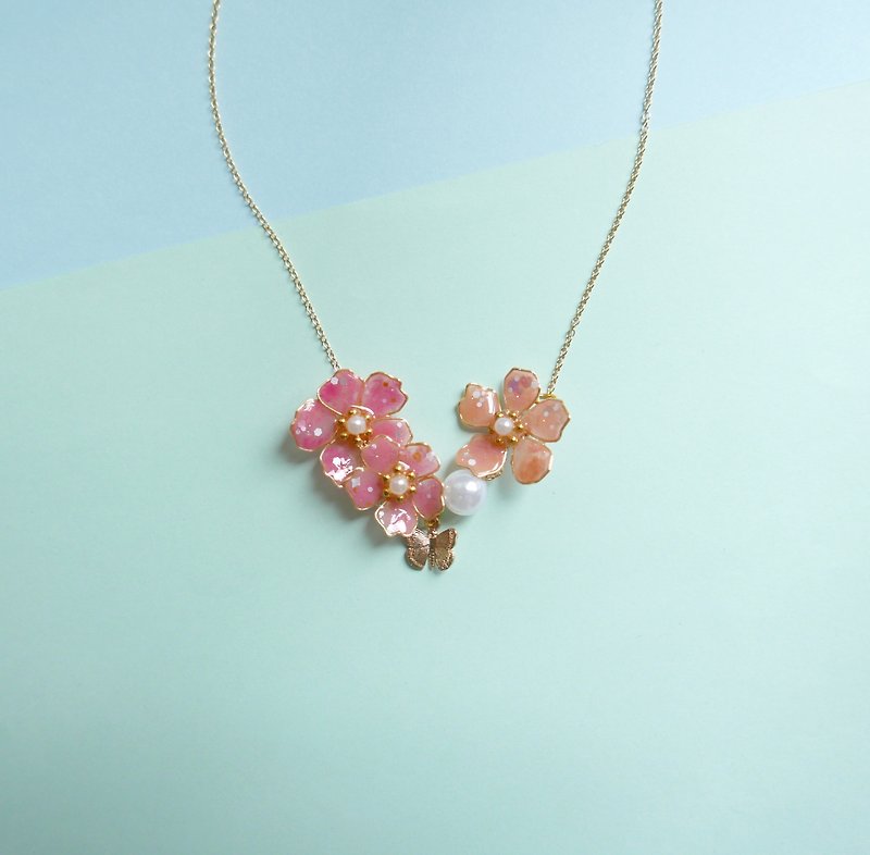 Aramore pink pink orange copper flower with small butterfly necklace - Chokers - Other Materials 