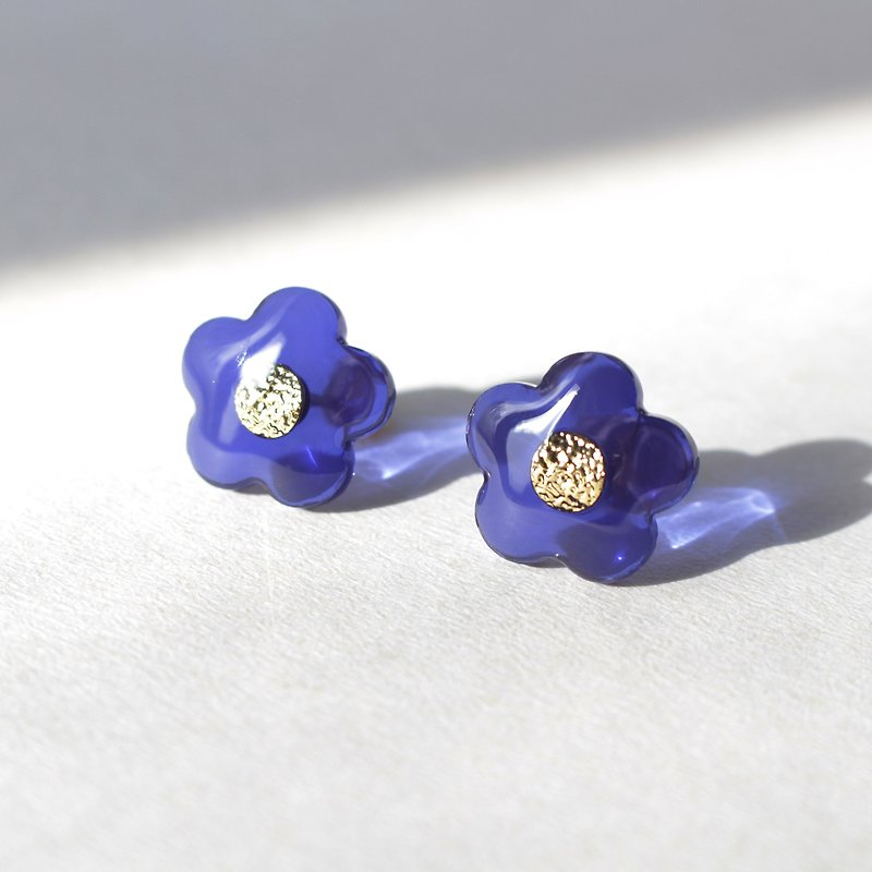 シンプルフラワー(クリアブルー)ピアス/イヤリング - 耳環/耳夾 - 樹脂 藍色