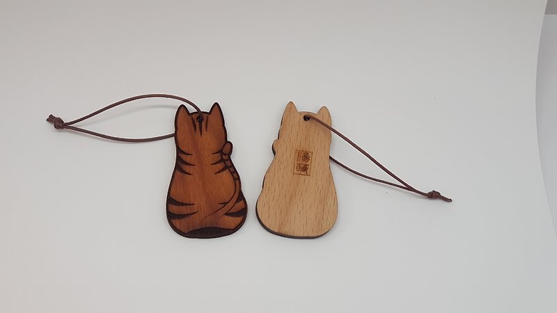 Cat wooden pendant / key ring / pendant / pendant _ wooden thunder carving - Keychains - Wood 