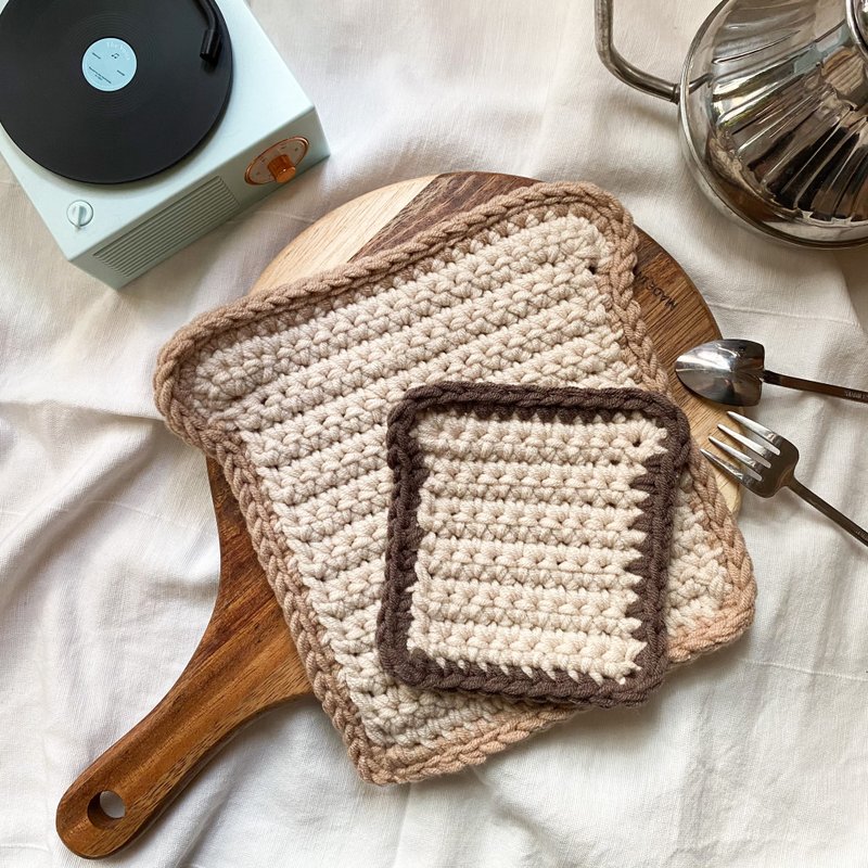 Big toast woven coaster insulation pad bahnhof handmade - Coasters - Cotton & Hemp Khaki