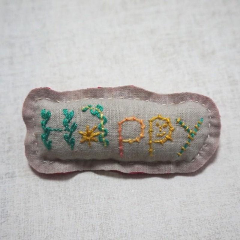 Hand embroidery broach "Happy" - เข็มกลัด - งานปัก สีกากี