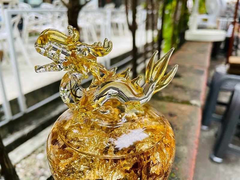 Crystal glass glazed gold foil apple year of the dragon zodiac dragon peace and peace flying dragon - ของวางตกแต่ง - กระจกลาย 