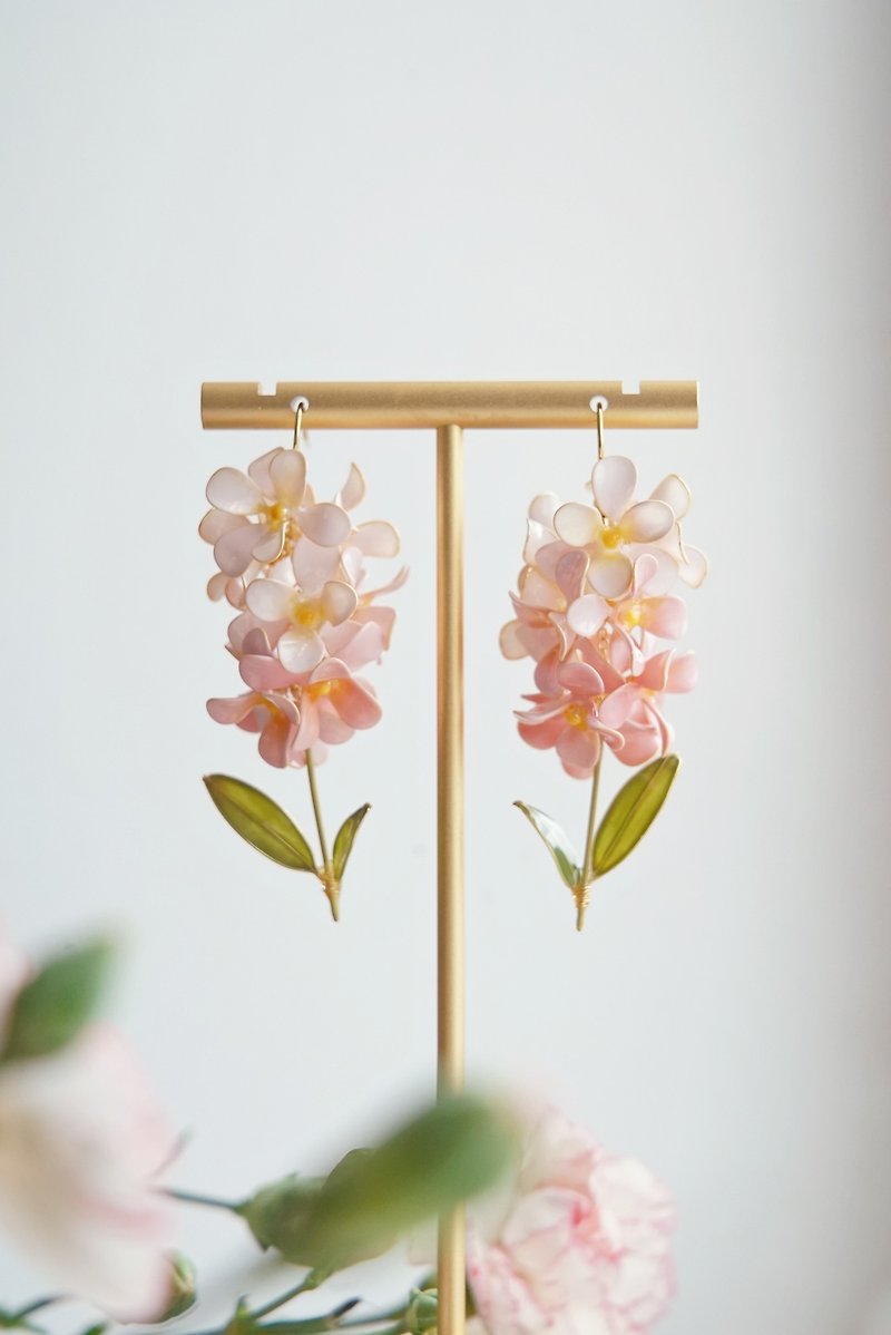Hyacinth • Pink - Handmade Resin Earrings Jewelry Gift - ต่างหู - เรซิน สึชมพู