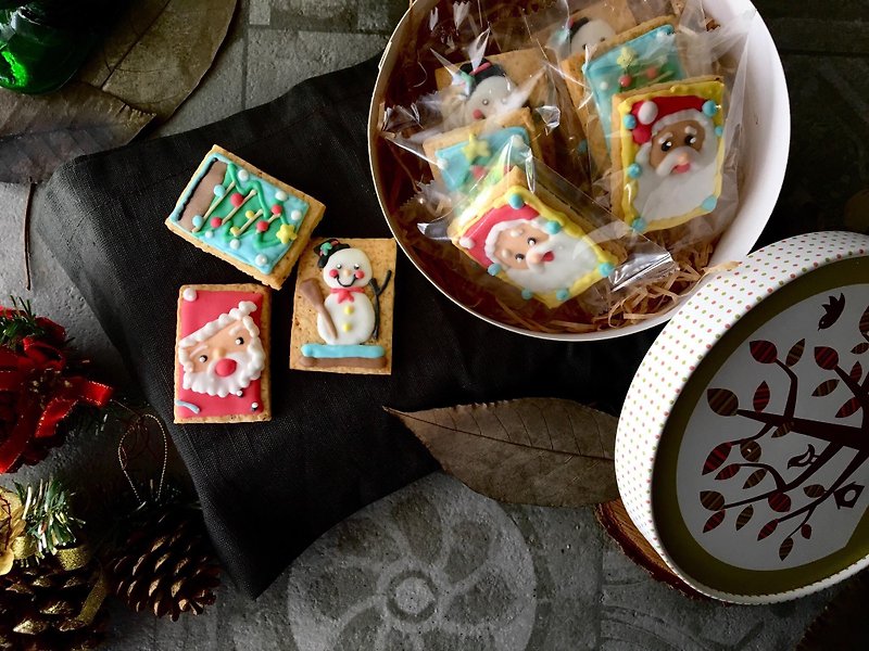 Christmas sugar cookies to exchange gifts Hello! - Handmade Cookies - Fresh Ingredients Red