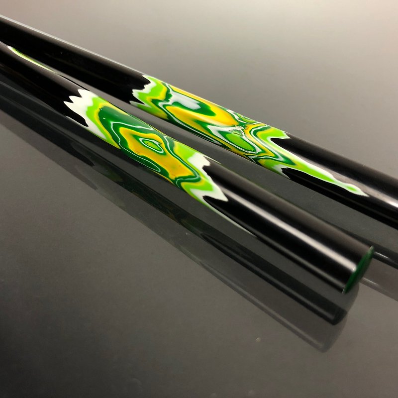 Hand-made lacquer chopstick noodles (yellow-green/one chopstick in a lifetime) - ตะเกียบ - ไม้ สีเขียว