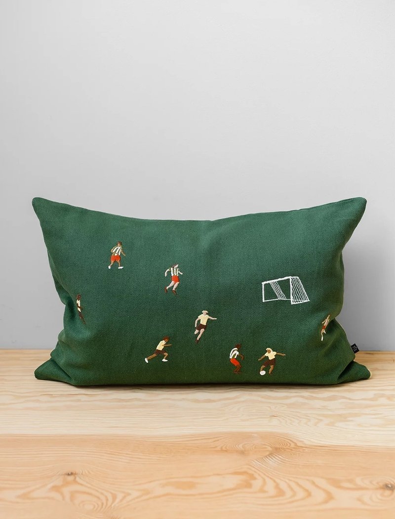 北歐設計師款–刺繡抱枕套足球 SOCCER, GREEN (38x58cm) - 枕頭/抱枕 - 棉．麻 綠色