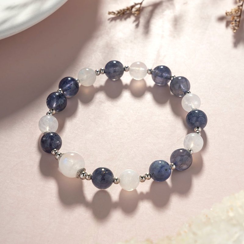 Cordierite moonstone 14K gold-filled bracelet - สร้อยข้อมือ - คริสตัล สีน้ำเงิน