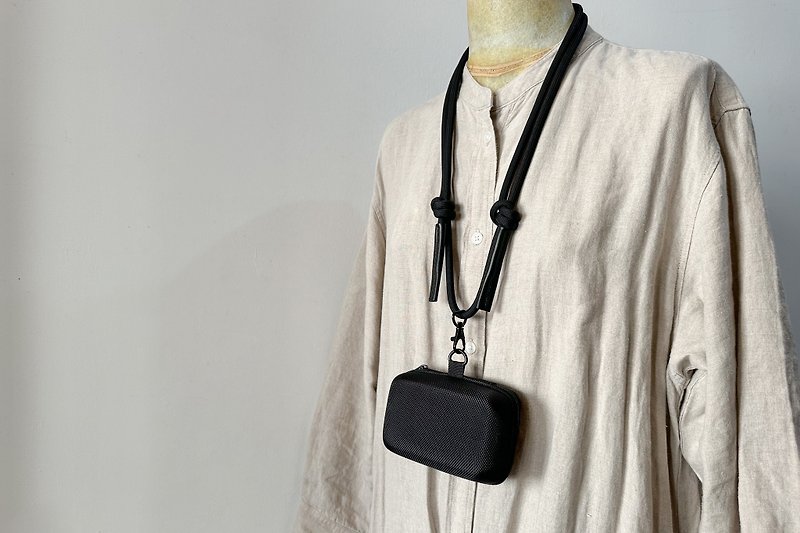 Simple wind black ink 8mm adjustable mobile phone lanyard hanging neck crossbody with hand-stitched leather tail design - อื่นๆ - เส้นใยสังเคราะห์ สีเหลือง