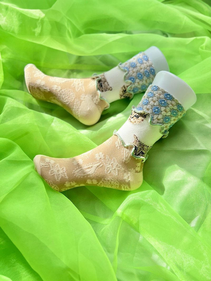 Blue x Beige Cat Kitty Colorful Mellow Socks Flashy Socks Unique 22.5~25 Women's Socks Socks - Socks - Other Materials Blue