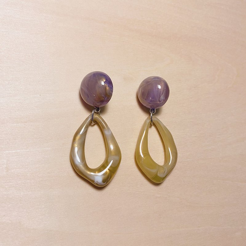 復古紫黃撞色流沙水滴耳環 - 耳環/耳夾 - 樹脂 紫色