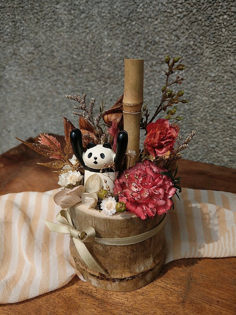 Panda Garden Business Card Holder－Office Small Items/Opening Flower Ceremony/Scented Flowers - ช่อดอกไม้แห้ง - พืช/ดอกไม้ สีแดง