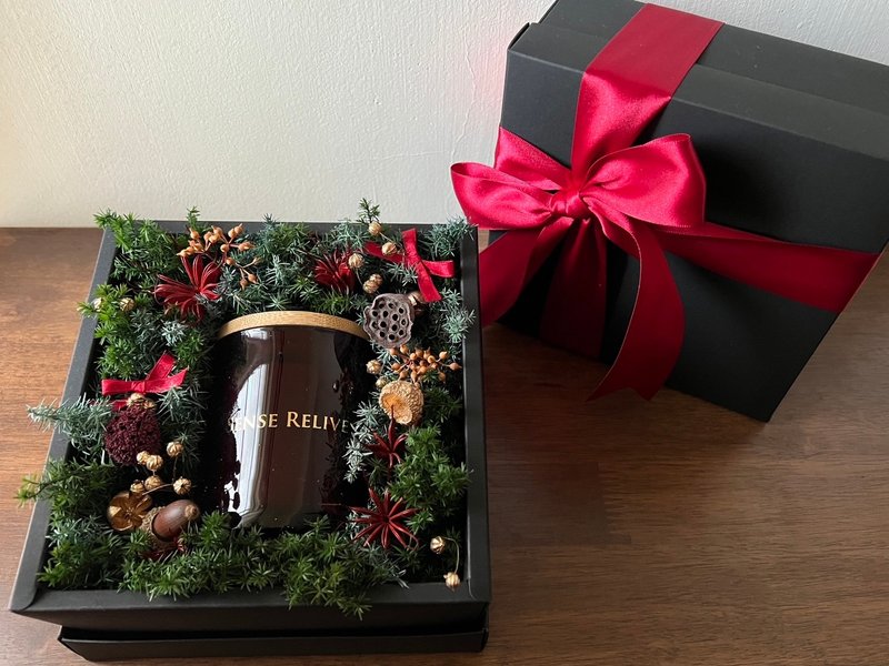 Eternal Flower Language Christmas Scented Candle Gift Box (with Rosewood & Musk Scented Candle) - Limited Edition - น้ำหอม - พืช/ดอกไม้ 