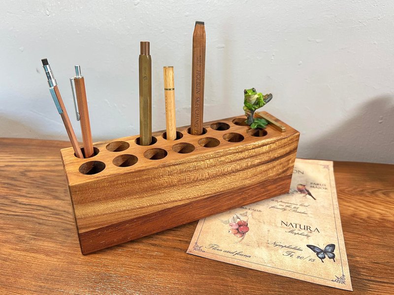 Yanxuan - teak 2:1 iron wood pattern pen stand/pen holder - Pen & Pencil Holders - Wood Brown