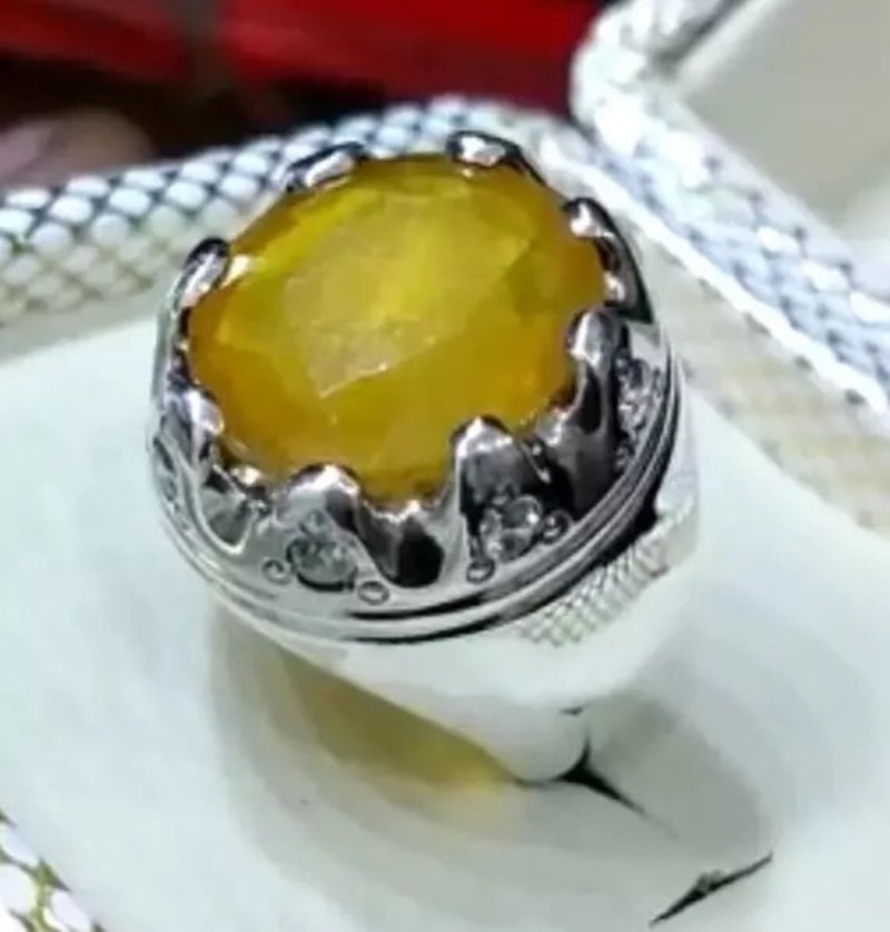 Mens Sapphire Ring Big Yellow Sapphire Ring Men 925 Sterling Silver Pukhraj Ring - แหวนทั่วไป - เครื่องเพชรพลอย สีเหลือง