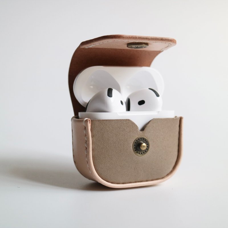 AirPods 4 皮革保護套 保護殼 收納皮套 ----奶油卡其 - AirPods/耳機保護套 - 真皮 卡其色