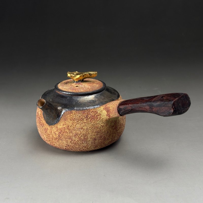 Liangshi Meiware|Taiwan Ceramics Zhou Shengjun Clay Side Handle Pot 170ml - Teapots & Teacups - Pottery Gold