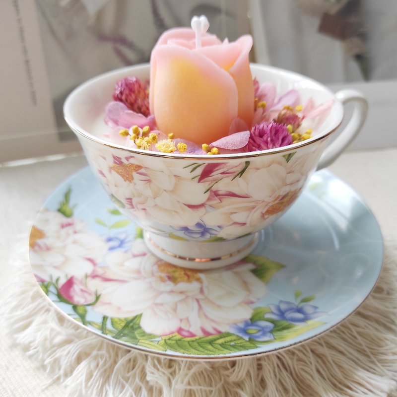 Mother's Day gift-English teacup floral scented candle - เทียน/เชิงเทียน - ขี้ผึ้ง หลากหลายสี