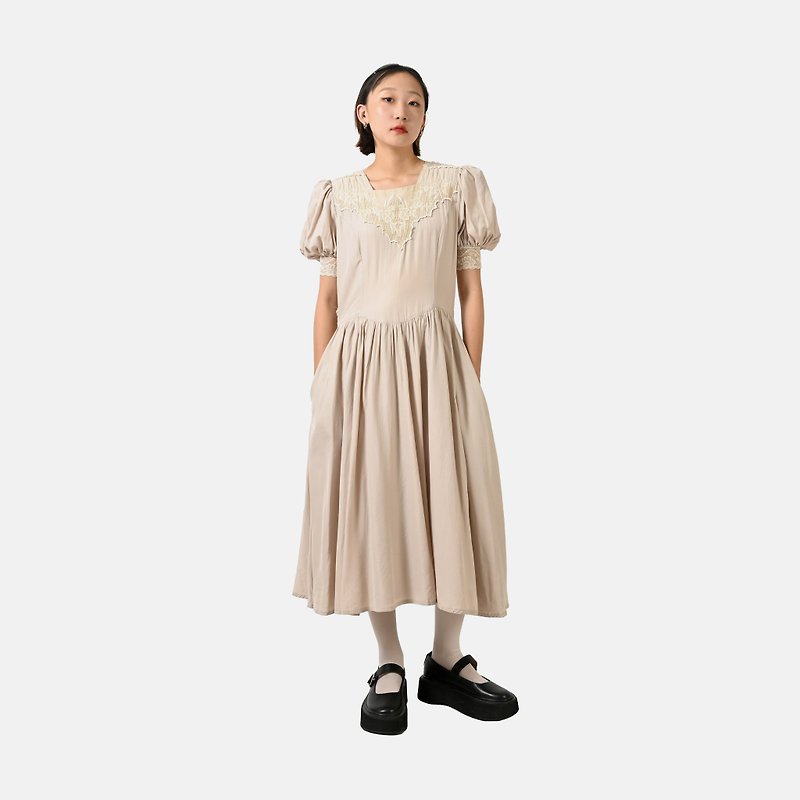 [Egg Plant Vintage Clothes] Yuehua Lace Puffed Sleeves Short-sleeved Vintage Dress - ชุดเดรส - ไฟเบอร์อื่นๆ 
