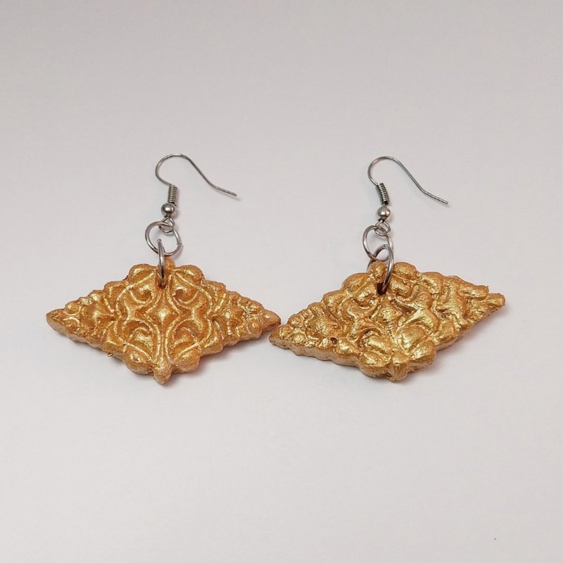 Sqaure Gold Color Earring Handmade Air Dry Clay Eco Friendly Stainless Hook - 耳環/耳夾/耳骨夾 - 黏土 金色