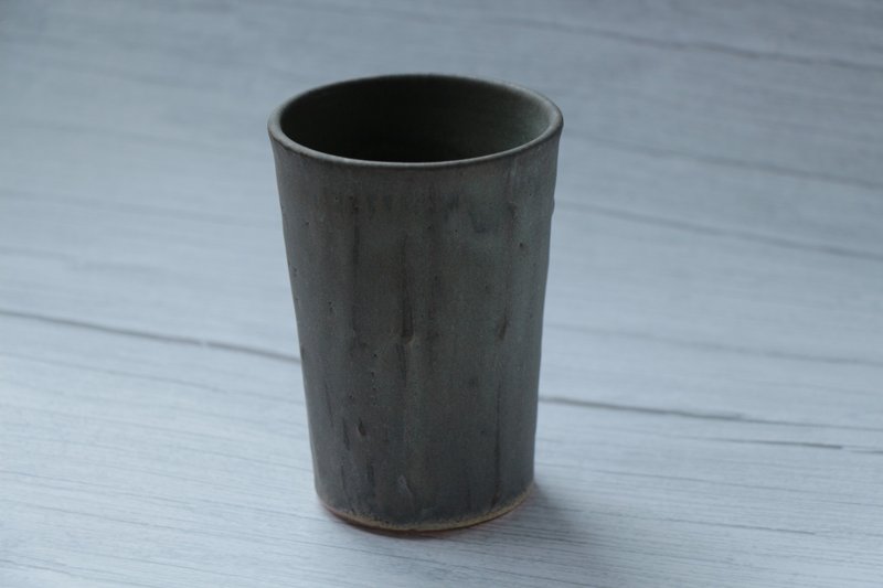 Beer mug pottery mug flower vessel - แก้วไวน์ - ดินเผา 