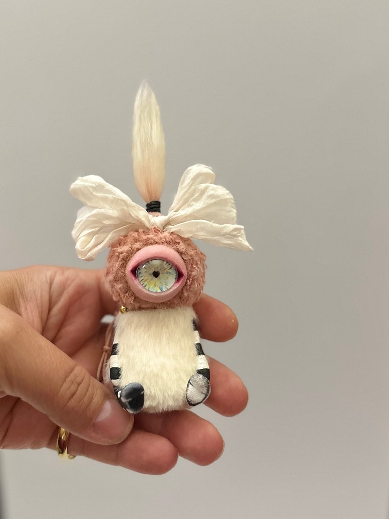 Cute ooak plush artist monster,  tiny cyclops - baby _ MADE-TO-ORDER! - 公仔/玩偶 - 其他材質 白色