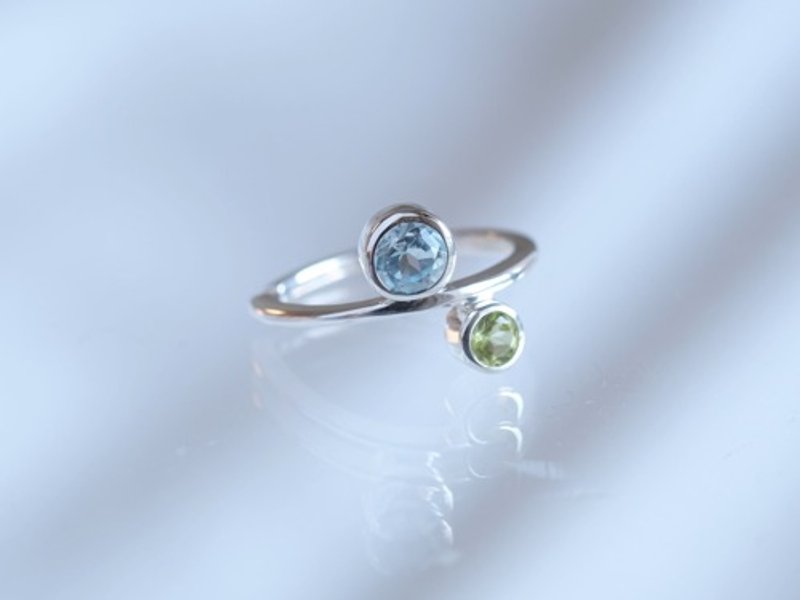 ear cuff peridot blue topaz　ブルートパーズ×ペリドット　イヤカフ　silver925　シルバー - 耳環/耳夾/耳骨夾 - 寶石 綠色