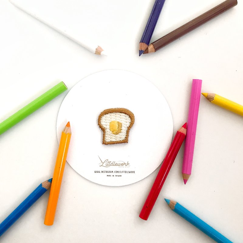 Embroideried patch Embroidery pin | Toast | Littdlework - Brooches - Thread Multicolor
