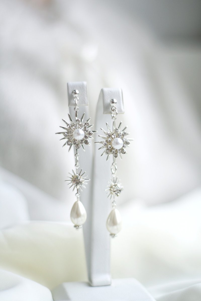 Silver Star Celestial Earrings, Star jewelry, Pearl earrings, Bridal earrings - 耳環/耳夾/耳骨夾 - 珍珠 金色