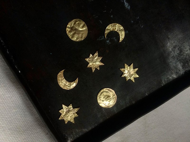 925 silver post brass studs II Star and moon studs - ต่างหู - ทองแดงทองเหลือง สีทอง